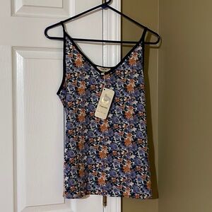 NWT pretty floral tank